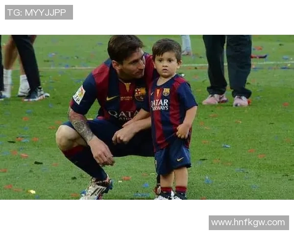 国家足球明星的荣耀与责任：他们如何成为民族的象征与骄傲